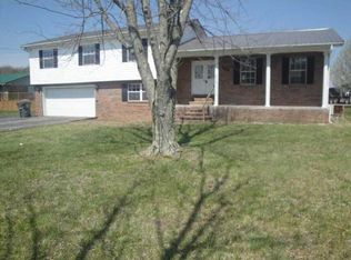103 Hickory Ave, Monterey, TN 38574