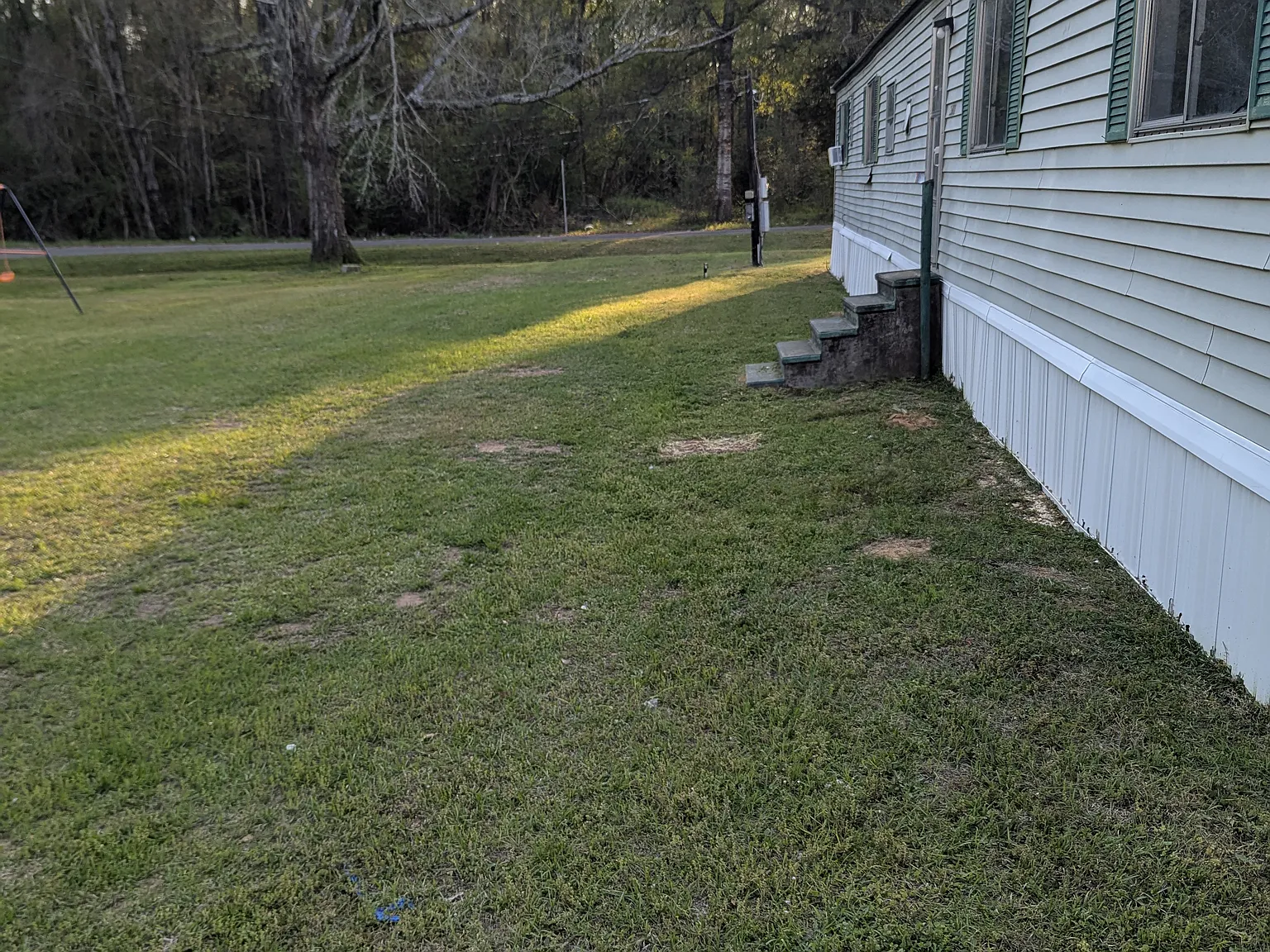3 bed, 1.5 bath, 765 sqft, $850 — Photo 3