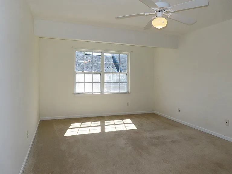 245 Plaza Dr #E — Photo 9