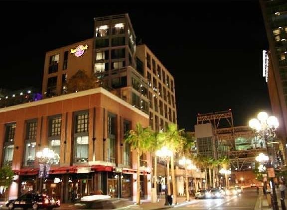 3rd image of 207 5th Ave #1144