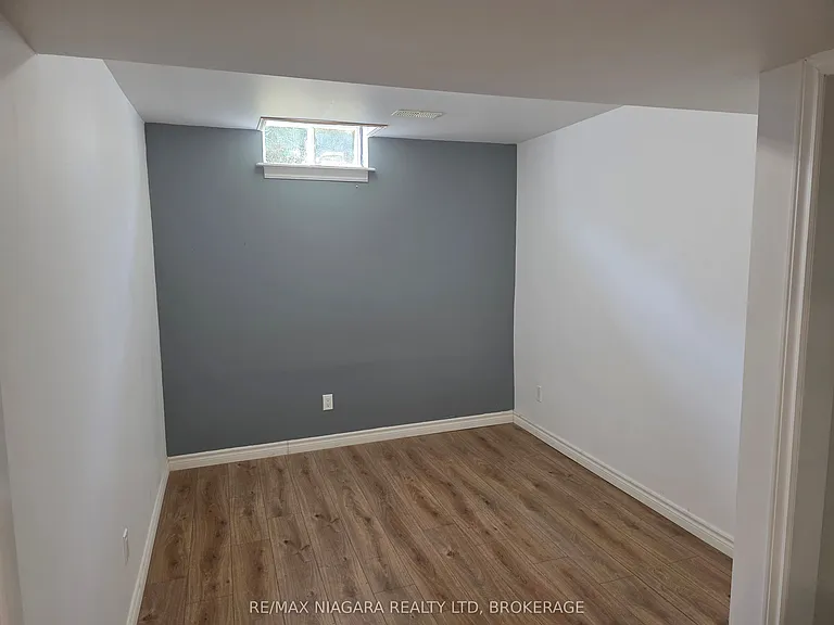 8383 Heikoop Cres #LOWER LEVEL — Photo 9