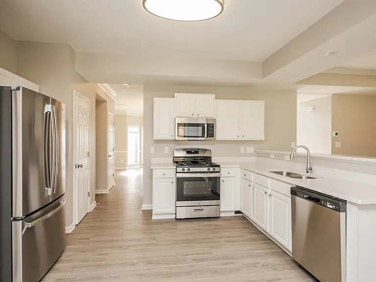 802 Pinder Point Ct — Photo 9