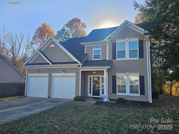 1337 Land Grant Rd, Charlotte, NC 28217