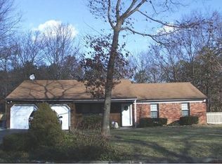 1 Cavalier Ct, Ridge, NY 11961