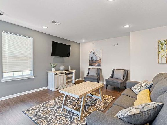 4th image of 53 Miller Ave SW #103