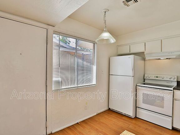 2nd image of 1702 W Vogel Ave Unit B1