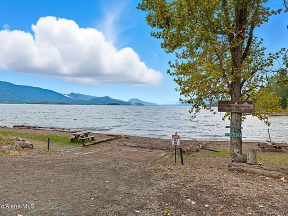 3rd image of 113 Martin Bay Loop