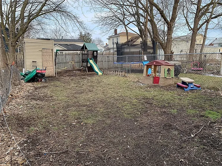 140 S Fulton St — Photo 2