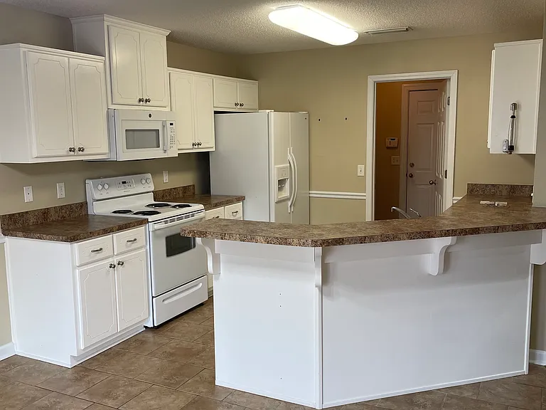 117 Camberly Ct — Photo 3