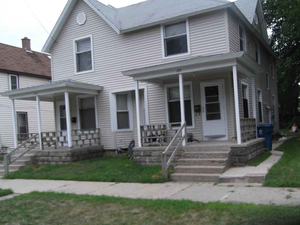 1st image of 123 Fair St SE