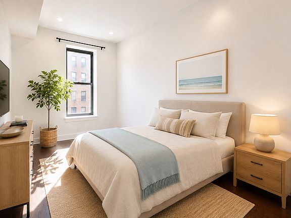 2nd image of 18 W 125th St #4R