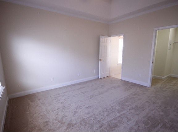 5th image of 321 Spyglass Hill Dr