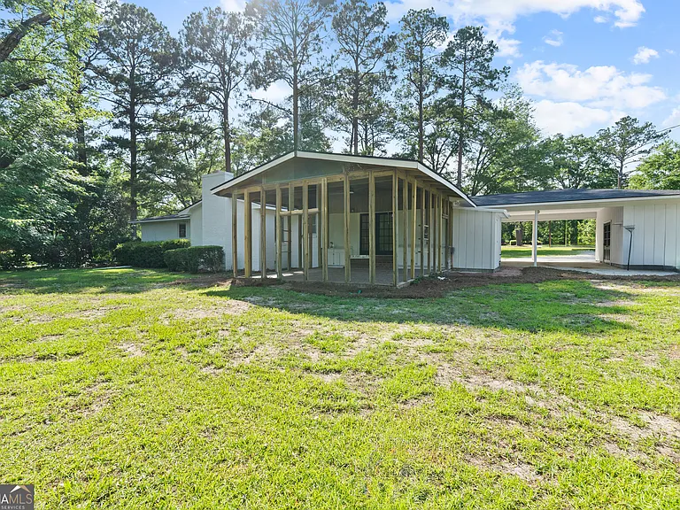 223 Brookwood Dr — Photo 7