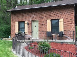 420 S High St, Galena, IL 61036