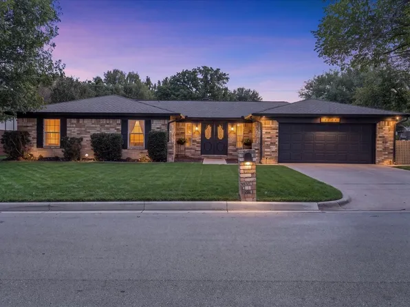 8224 Pearl St, North Richland Hills, TX 76180
