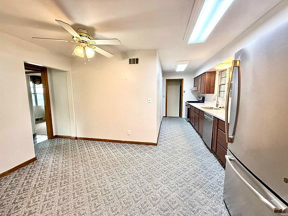 4th image of 2504 Katherine Ave