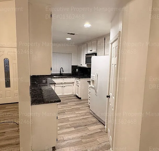 6200 Midas St — Photo 10
