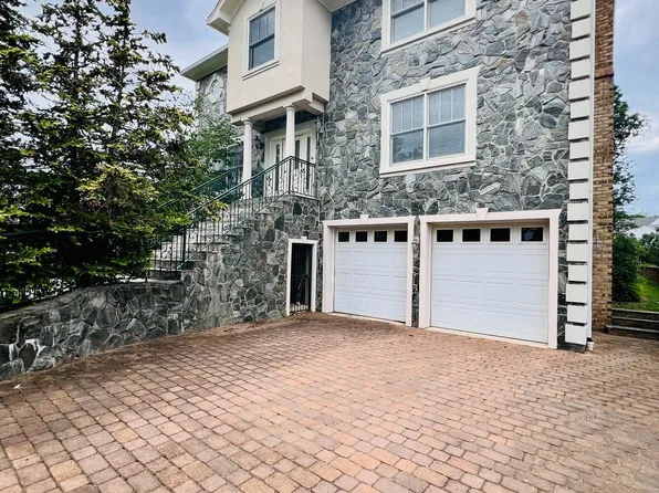 2138 Patrick Henry Dr, Arlington, VA 22205