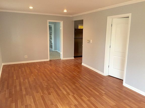 3rd image of 1210 Sunnyside Ln