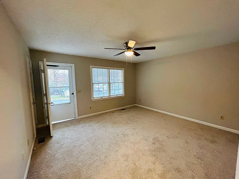 308 Poplar St — Photo 3