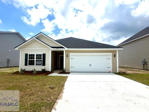 202 Pitchline Dr, Hinesville, GA 31313