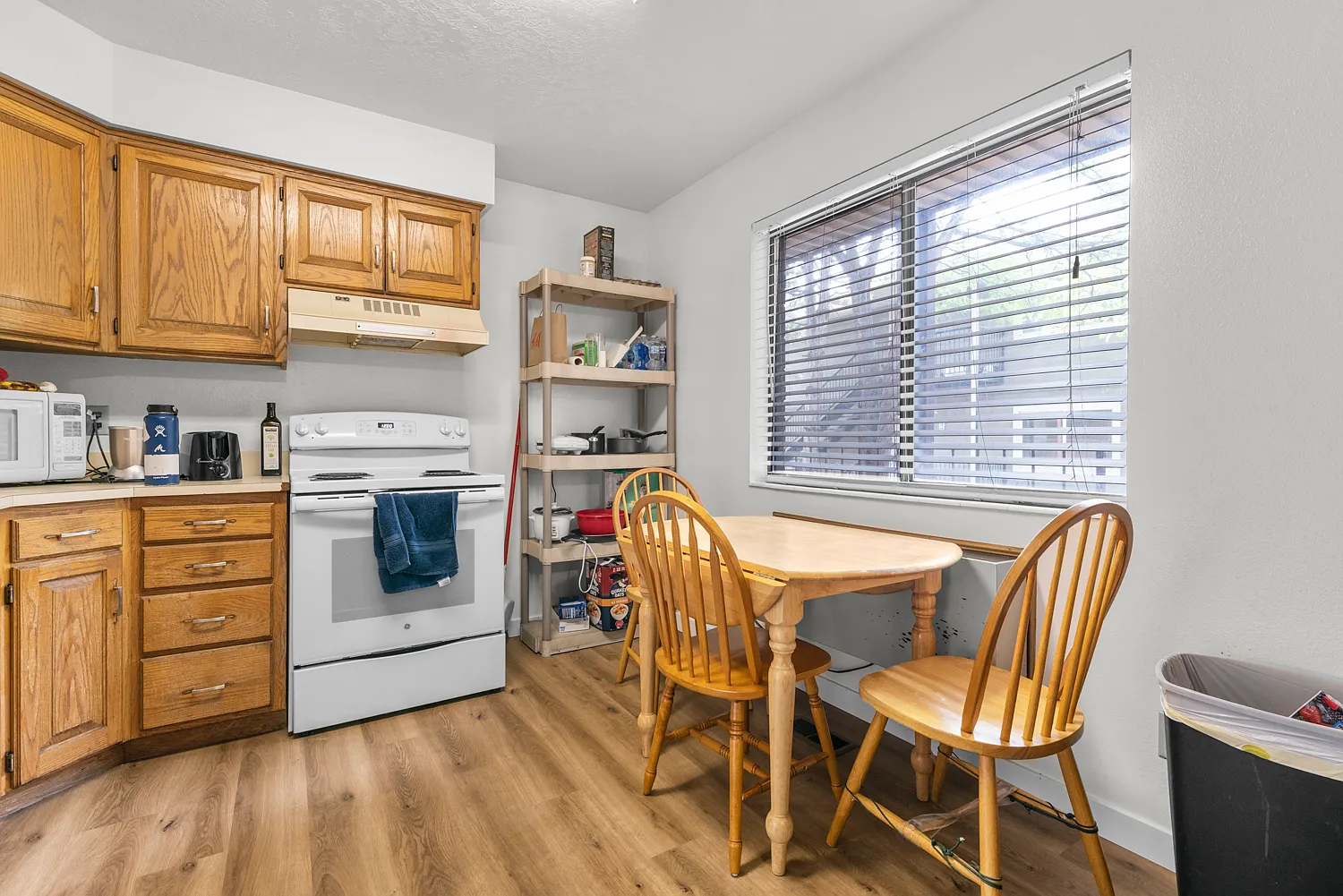 2 bed, 864 sqft, $299 — Photo 4