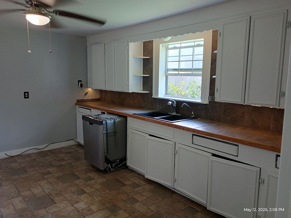 1st image of 22181 Sandy Ln #C