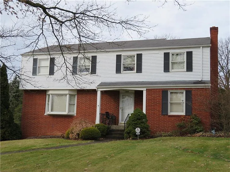 2450 Huntington Dr photo 1