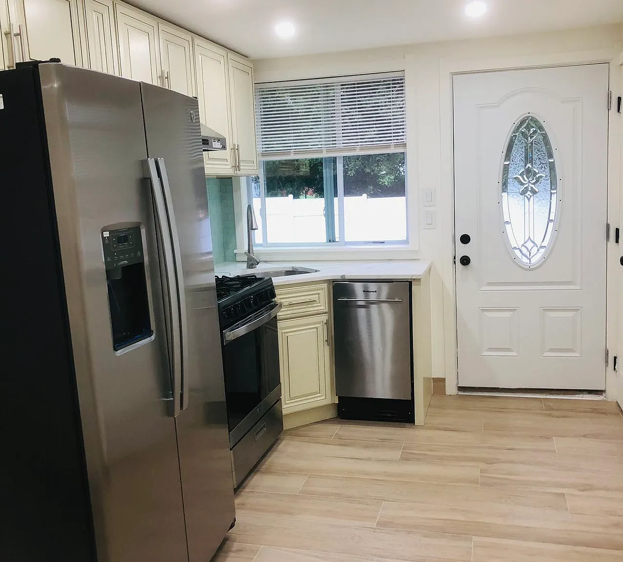 1 bed, 600 sqft, $2,380 — Photo 2
