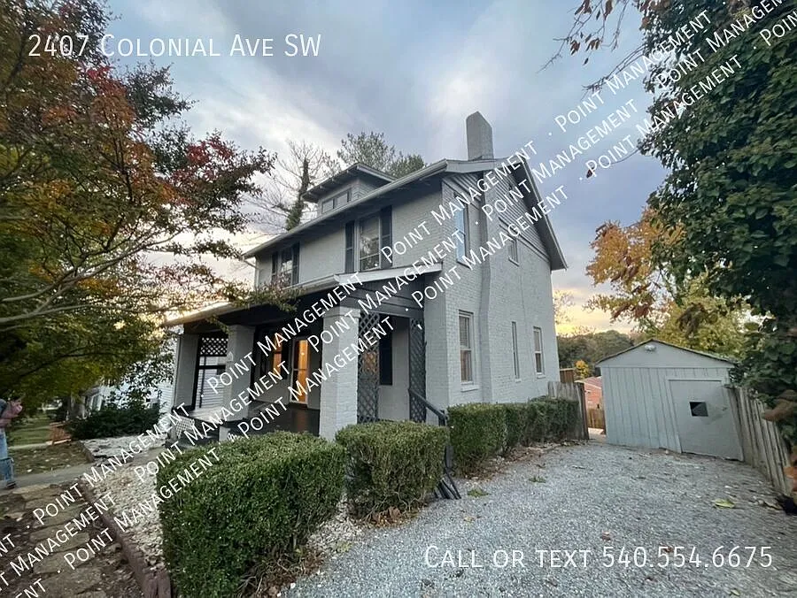 2407 Colonial Ave SW