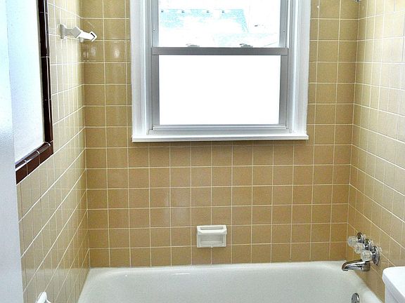3rd image of 8015 Poinsettia Dr