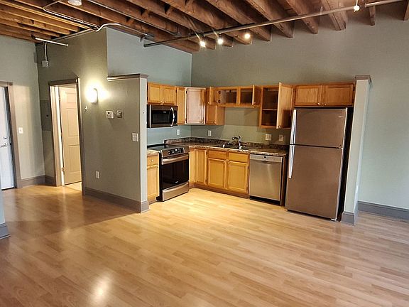2nd image of 1025 Washington Ave S #203