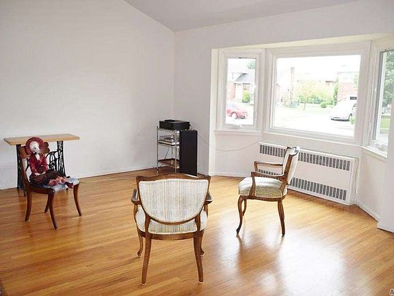 2nd image of 16 Aster Dr
