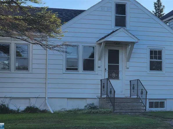 115 E Indiana Ave, Gilbert, MN 55741