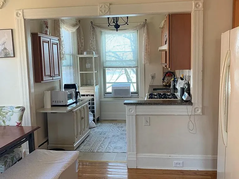256 Radcliffe St — Photo 14
