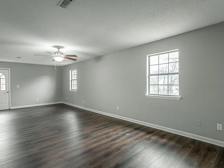 1109 Mcbrien Road — Photo 3