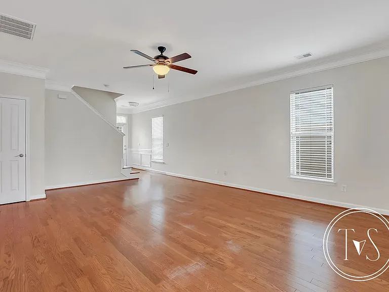 175 Summer Hill Ct — Photo 8