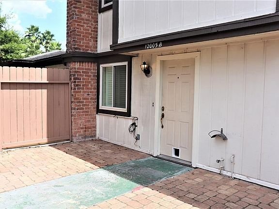 3rd image of 12005 Greenwood Forest Dr