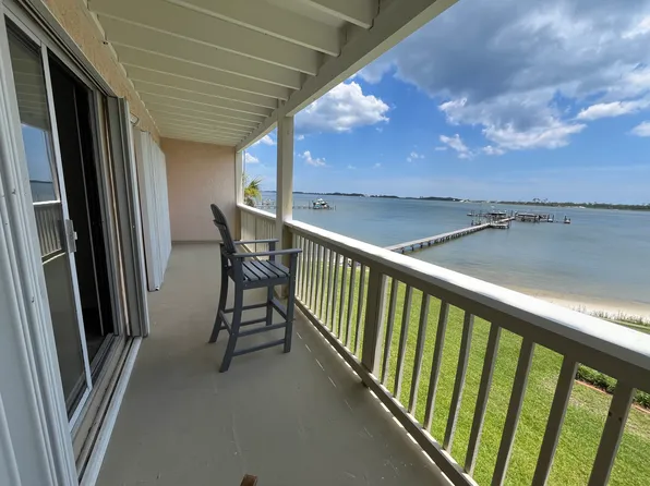 1695 W Highway 98 APT 202, Mary Esther, FL 32569