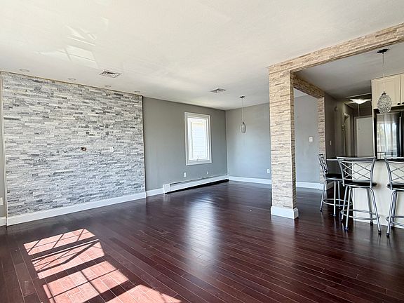 3rd image of 133 Durant Ave #2