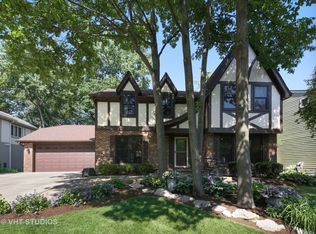 829 Lyndhurst Ct, Naperville, IL 60563