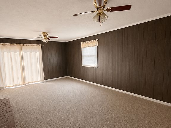 4th image of 212 Dauntly St