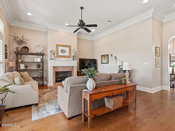 4th image of 209 Brightwood Dr