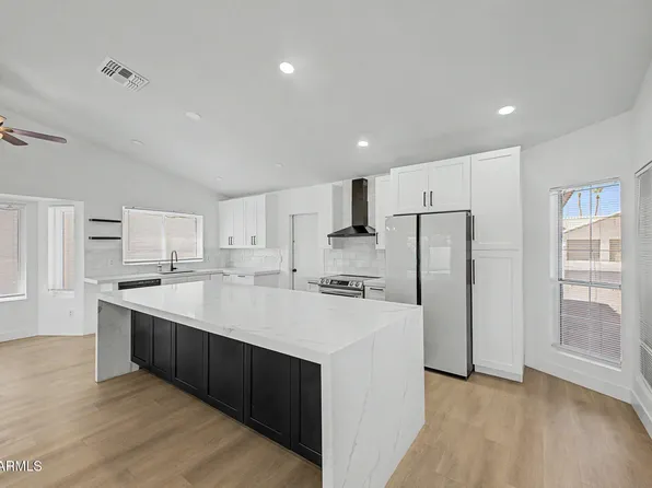 351 W AMOROSO Drive, Gilbert, AZ 85233