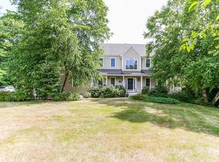 41 Fieldstone Dr, Westport, MA 02790