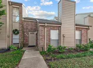 955 Memorial Village Dr, Houston, TX 77024