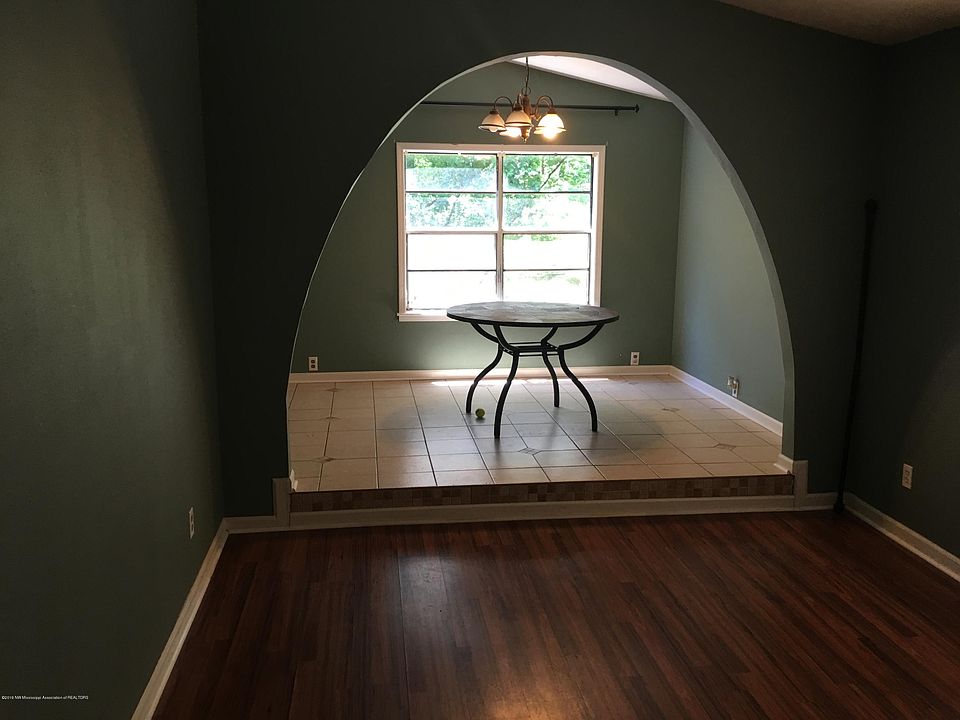 1st image of 5661 Caroline Dr