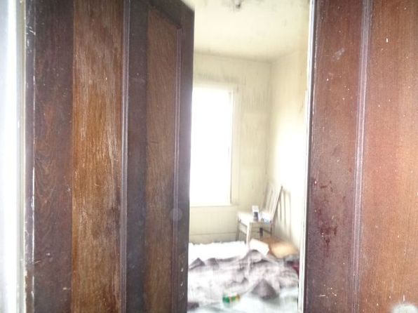 detroit-michigan-88432867 picture