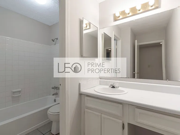 1350 Brockett Pl — Photo 14