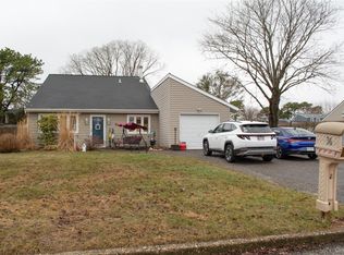 36 Narragansett Avenue, Medford, NY 11763